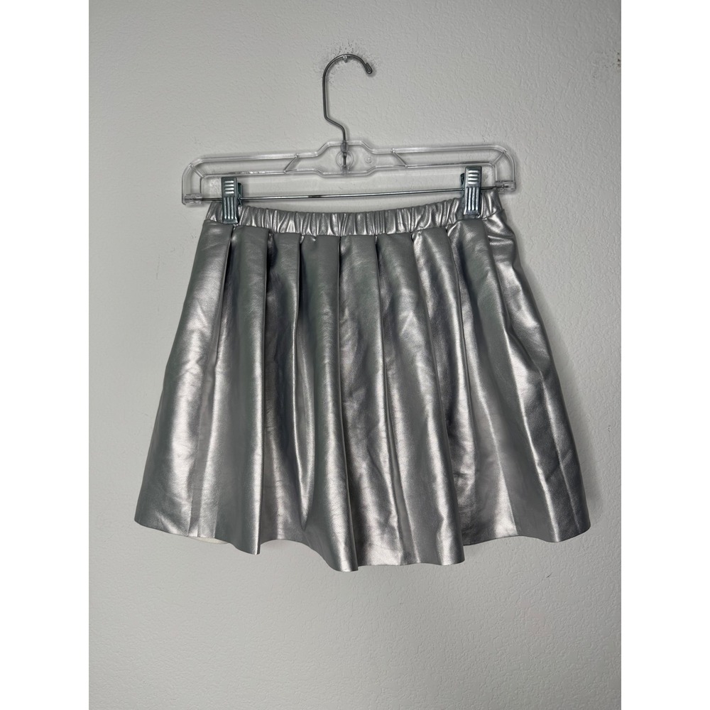 Young Hearts Silver Metallic Faux Leather Pleated Mini Skirt Size 8 Future Cyber